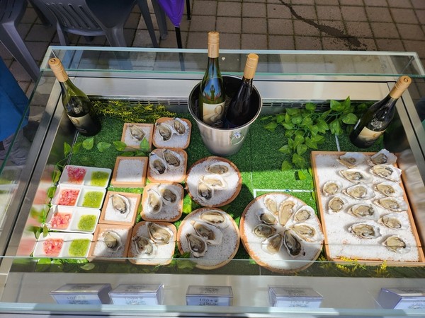 1004굴 전시장 / 사진제공=신안군