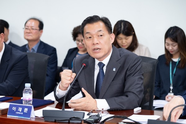 상생협력 협약식에서 이재준 시장이 발언하고 있다 /사진제공=수원시