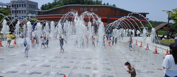 해남군, 고천암 바닥분수 개장 /사진제공=해남군