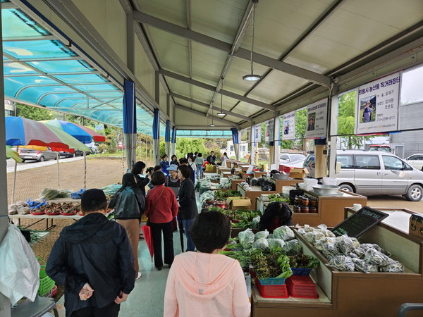 2025년 의왕시 농산물 직거래장터 행복한 농부마켓 개장 /사진제공=의왕시
