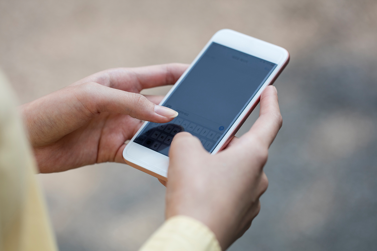 독일 프라운호퍼 응용과학연구소(Fraunhofer IZM)의 분석에 따르면, 유심의 생산·운송·사용·폐기 전 과정을 합산하면 개당 약 229g의 온실가스가 배출된다. 이를 기준으로 2500만 개의 유심을 교체할 경우 총 5695톤(t)의 온실가스가 발생하는 셈이다. /사진=환경일보DB