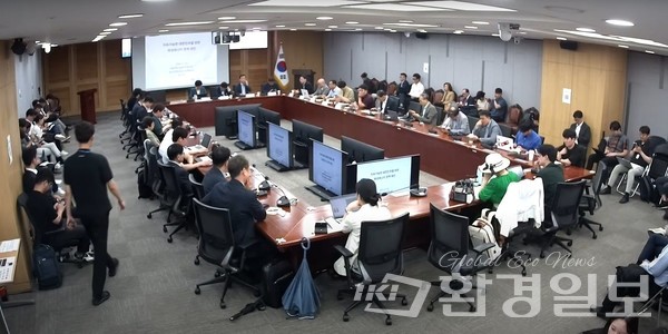 위성곤 의원은 “정쟁을 위한 부처가 아니라, 국민의 생존을 위한 부처가 돼야 한다”며 “이번 정기국회 안에 정부조직법 개편안이 발의될 수 있도록 최선을 다하겠다”고 전했다. /사진=위성곤 tv