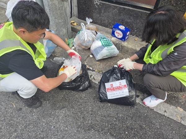 불법 투기 집중 단속 활동  /사진제공=칠곡군