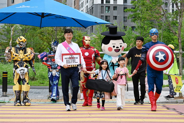 안전 안산 히어로의 등장과 온(On) 안산 릴레이 캠페인의  시동 /사진제공=안산시