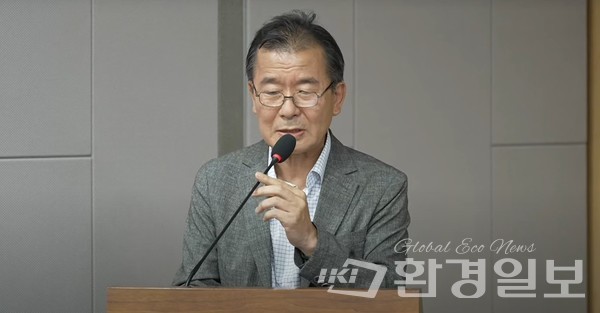 이우균 고려대학교 환경생태공학부 교수는 “산사태는 단순한 자연현상이 아니라 기후변화가 만든 복합적 사회재난”이라고 경고했다. /사진=국회기후변화포럼 유튜브