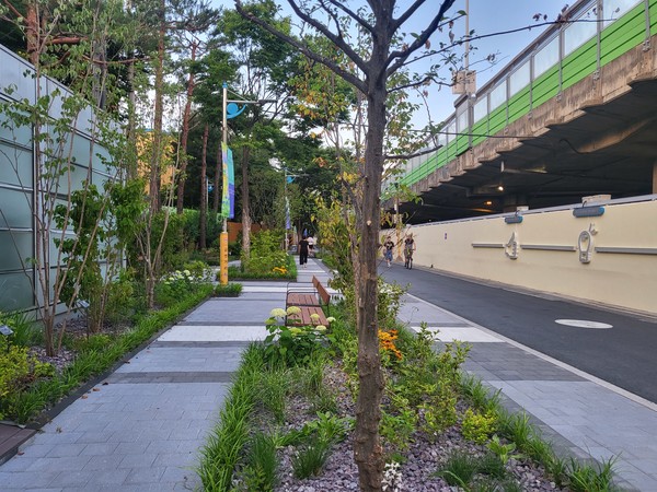 도시 유휴공간에 조성된 정원/사진=이다현 학생기자