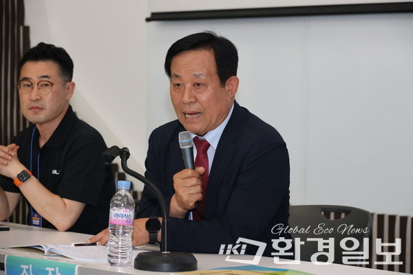 이준원 회장은 스마트 안전보건 기술은 단순한 장비를 넘어 근로자의 불완전한 행동과 상태를 개선해 사망사고를 줄이는 핵심 수단이라고 설명하며, 대한민국 산업현장이 무사망을 실현하는 날이 오도록 기술 발전과 현장 혁신을 함께 이어가자고 강조했다. /사진=박준영 기자