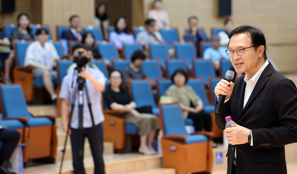 ‘2025 경기교육주민참여협의회 전체회의’에서 인사말을 하는 임태희 교육감 /사진제공=경기도교육청