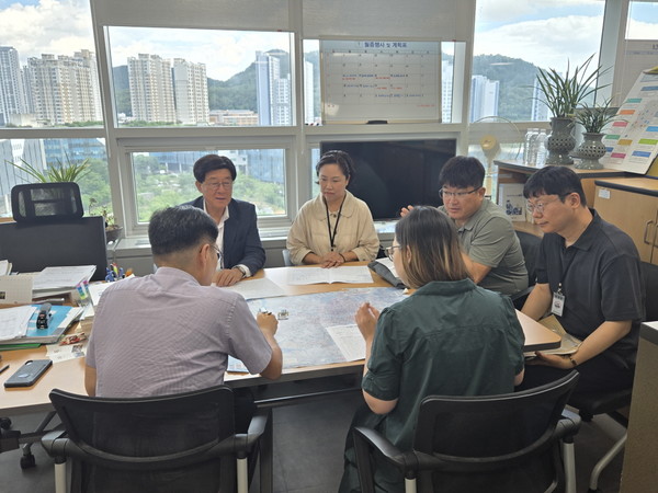 정종복 기장군수는 7월21일 기획재정부를 방문, 도시철도 정관선 구축 의지를 강하게 표명했다. /사진제공=기장군