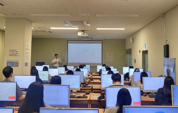 지난 14~15일 전산교육장에서 온마음 AI복지콜 사용자 대상 교육 진행 /사진제공=부천시