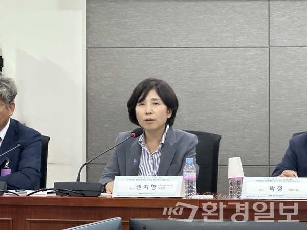 권지향 대한상하수도학회 회장은 물 관련 시설의 에너지 절감이 탄소중립 실현의 핵심이라며, 환경에너지를 지속가능한 자원으로 전환하고 관련 논의가 정례화돼야 한다고 강조했다. /사진=박준영 기자