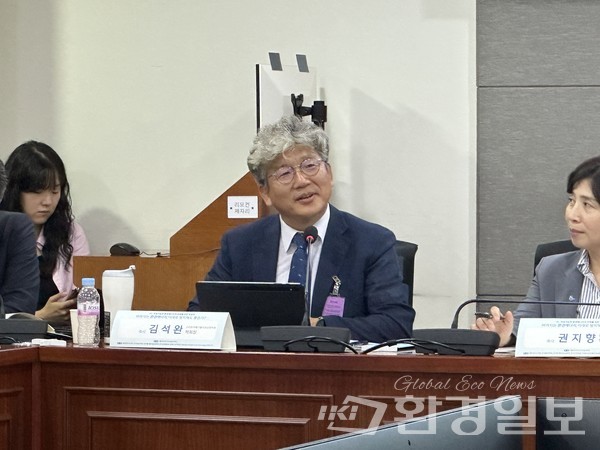 김석완 한국폐기물자원순환학회 회장은 폐기물을 에너지 자원으로 재조명해야 한다며, 고효율 회수와 탄소 포집 기술을 갖춘 소각시설 확대와 정책적 뒷받침의 필요성을 강조했다. /사진=박준영 기자