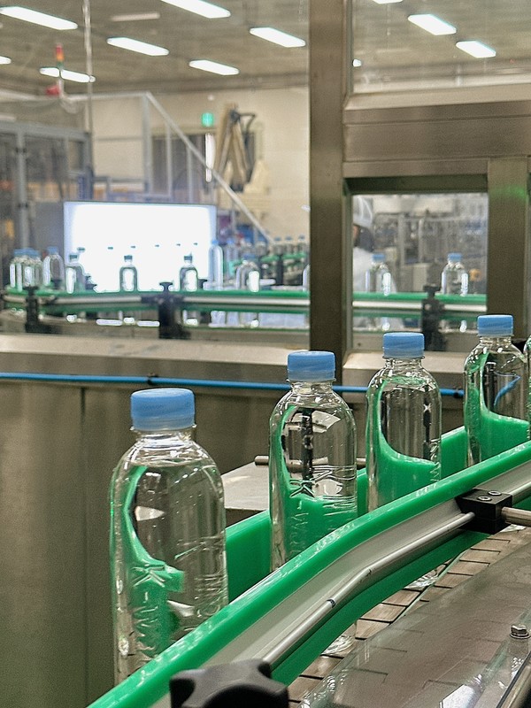 한국수자원공사가 재난 구호용 수돗물 생산에 재생원료 100%로 만든 페트병을 도입한다 밝혔다. /사진제공=한국수자원공사