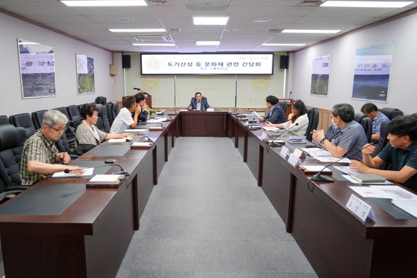 안성시의회, 도기동 문화재 보호와 지역 개발의 균형 방안 모색을 위해 간담회 개최 사진. /사진제공=안성시의회
