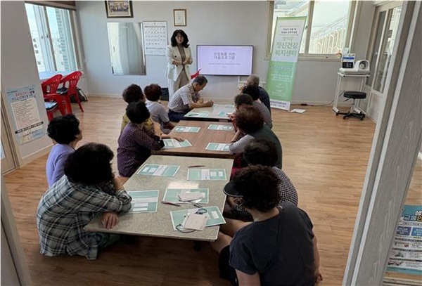 산불이재민 회복활동 프로그램 참여자들 /사진제공=경상북도