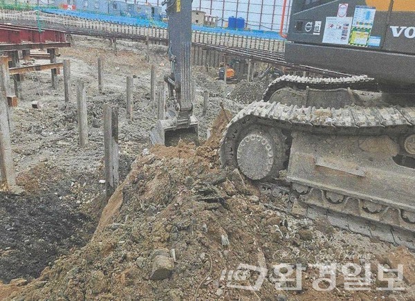 해운대구청 신청사 공사 현장 초창기 폐기물로 의심되는 토사 상태 /사진제공=부산NGO시민연합 