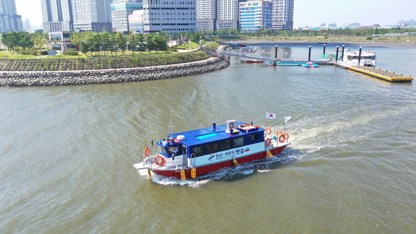 오는 18일 부터 운항을 시작하는 안산호 /사진제공=안산시