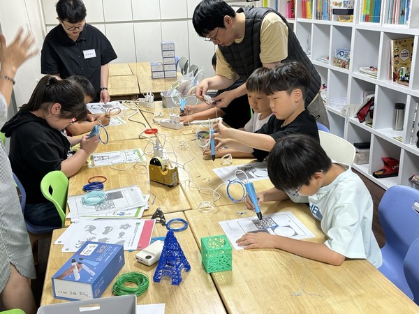 우리마을 교육멘토단 3D펜 교육 진행 모습 /사진제공=동대문구