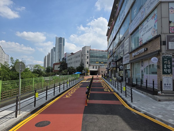 용인특례시 수지구 효자초 주변 노후 보도 재포장 /사진제공=용인특례시