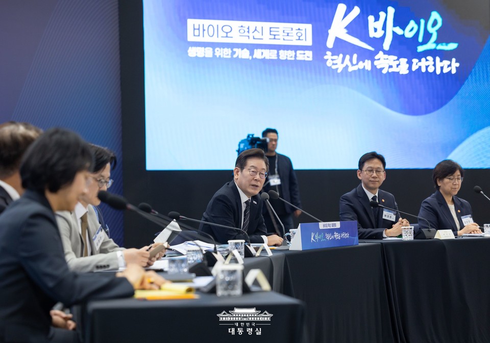 5일 인천 송도컨벤시아에서 열린 ‘바이오 혁신 토론회’에서 발언하는 이재명 대통령 /사진제공=대통령실