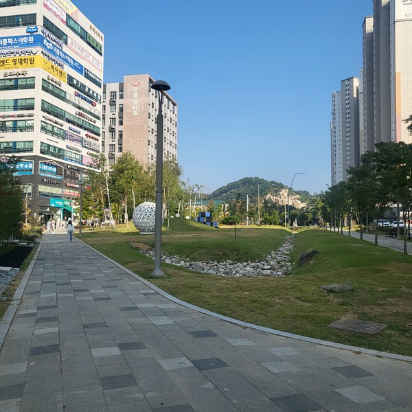 도시 내 생태계를 연결하는 다산선형공원/사진=이다현 학생기자