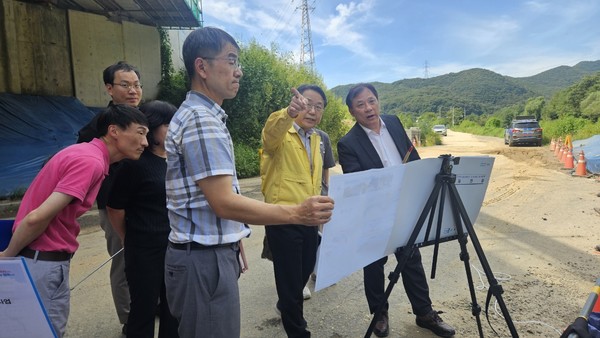 군포시 최홍규 부시장 3일간 시 전역의 주요 사업 현장을 직접 찾아가 현안 점검 및 관계자들과 소통 /사진제공=군포시