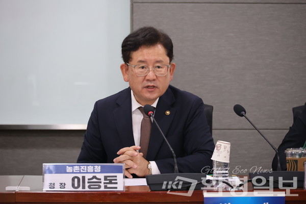 이승돈 농촌진흥청장은 분뇨 처리의 한계를 지적하며 에너지 자원화와 현장 적용 확대, 그리고 정부·지자체·국회의 협력을 통한 성과 확산을 약속했다. /사진=박준영 기자