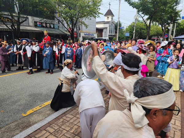 평택시 전통문화 축제 임금님 만나러 가는 길 /사진제공=평택시