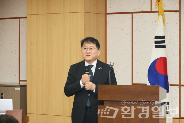 차규근 의원은 산림정책이 토양 탄소 저장과 산불 예방, 진압 효과를 함께 고려하고 있는지 사회적 공론화가 필요하다고 설명했다. /사진=박준영 기자