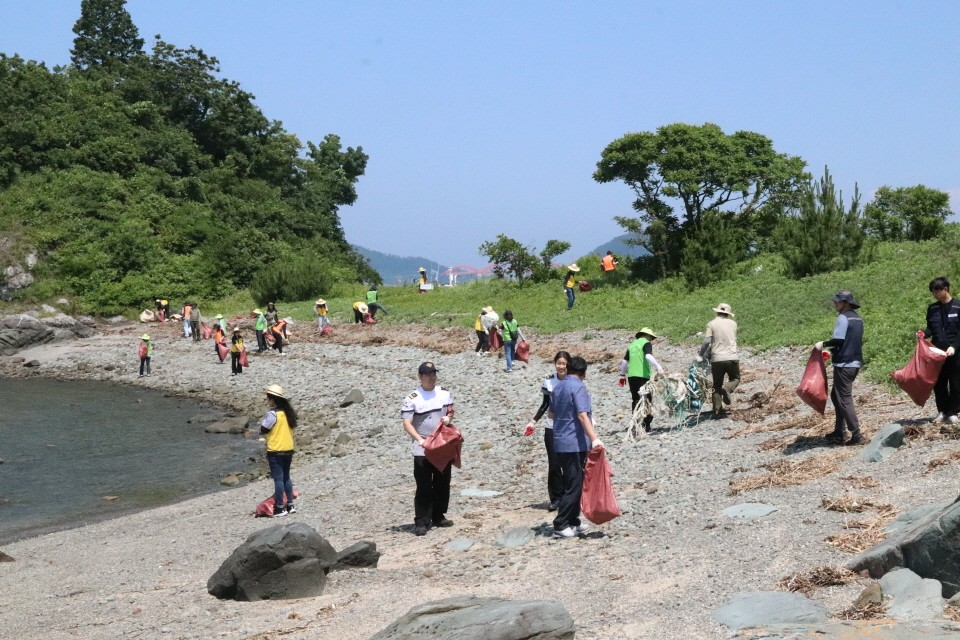 해안 플로깅 활동 /사진제공=국립공원공단
