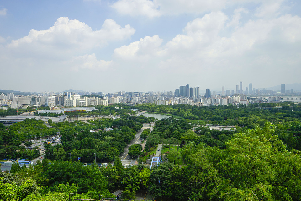 기후위기 시대, 도시는 지속 가능성과 회복력을 동시에 요구받고 있으며  ‘정원’은 자연기반해법(NbS)으로서 도시 기후 적응과 생태 복원에 기여할 수 있는 전략적 인프라로 주목받고 있다. /사진=환경일보DB