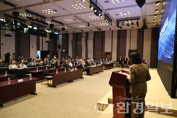 주식회사 바월드가 지난 25일 한국프레스센터 국제회의장에서 'SCL 혁신기술 발표회'를 열고 차세대 인공지능 아키텍처를 공식 발표했다. /사진=박준영 기자