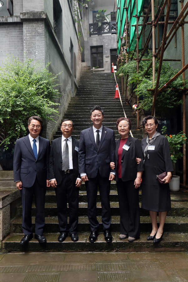충칭 대한민국 임시정부 청사 (독립유공자 후손들과)