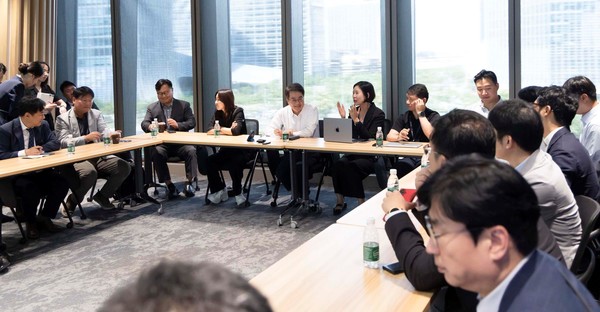 김동연 지사, 판교 AI 기업과 함께 텐센트 클라우드 방문 /사진제공=경기도