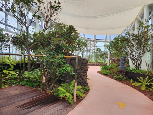 한국섬온실 내부 /사진=국립호남권생물자원관