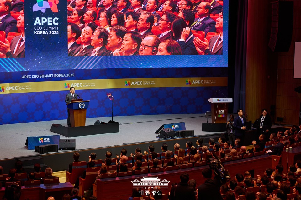 10월 29일 열린 APEC CEO 서밋에서 특별연설을 하는 이재명 대통령 /사진출처=대통령실