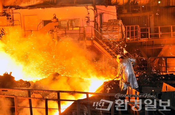 산업부가 철강 수출기업의 금융 부담을 덜기 위해 4000억원 규모의 상생형 보증상품을 신설하고 철강산업 고도화 방안을 본격 추진한다 밝혔다. /사진=환경일보DB