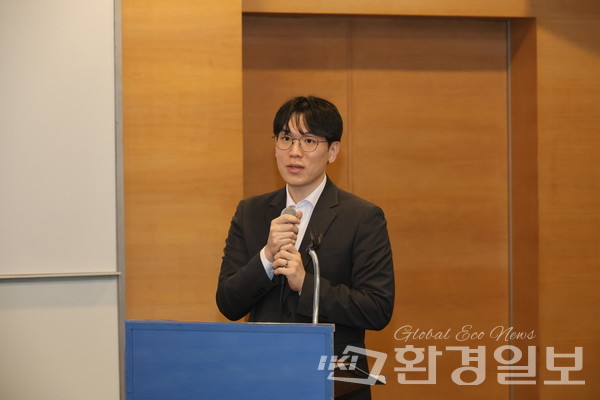이강 한영회계법인 이사는 우리금융지주와 SK증권의 사례를 통해 TNFD 기반 자연자본공시 절차와 분석 방법을 상세히 소개하며, 금융자산의 약 28%가 생태학적 민감지역에 위치한 것으로 나타났다고 밝혔다. /사진=박준영 기자