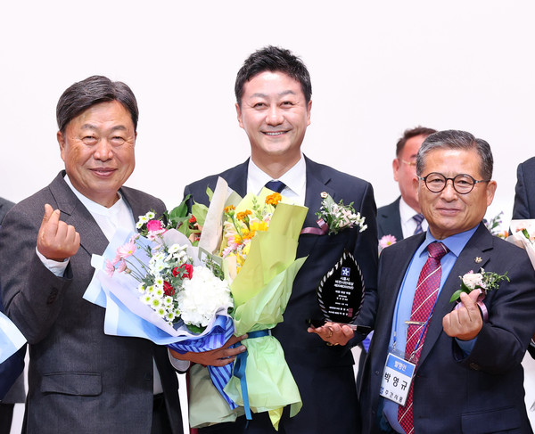 김진경 의장, 시흥비전시민대상에서 우수 의정대상 수상 /사진제공=경기도의회