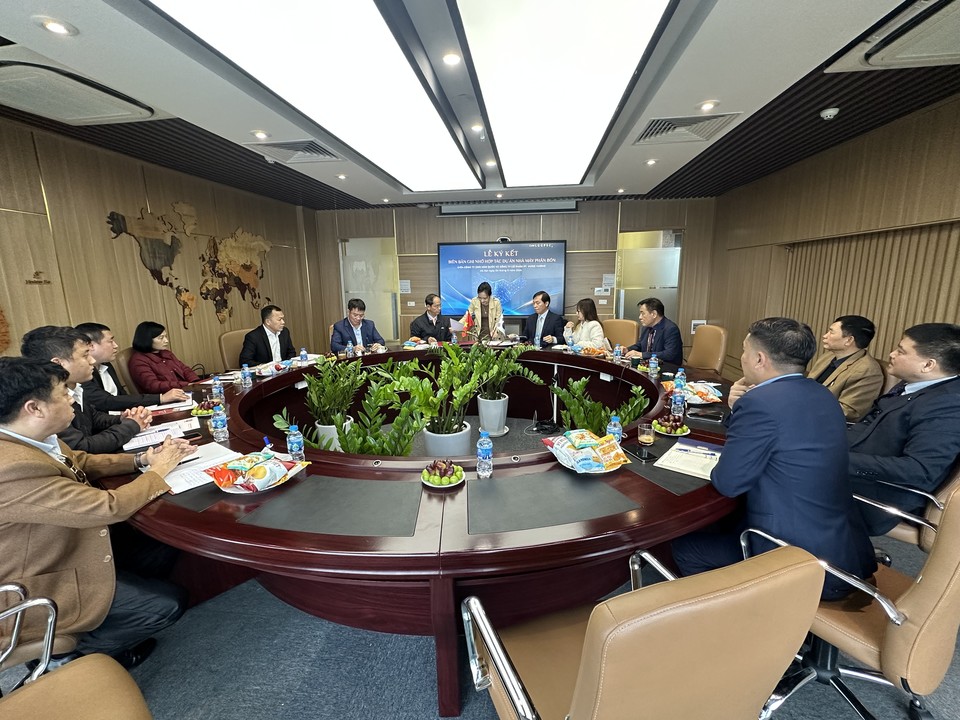 ㈜투위-㈜한주나노가 베트남 현지 흥브엉(HUNG VUONG) 비료 회사와 진행한 투자계약 협의 /사진=환경일보DB