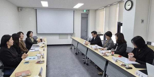 수원특례시, 경기복지재단과 의료·요양·돌봄 통합지원 논의 /사진제공=수원특례시