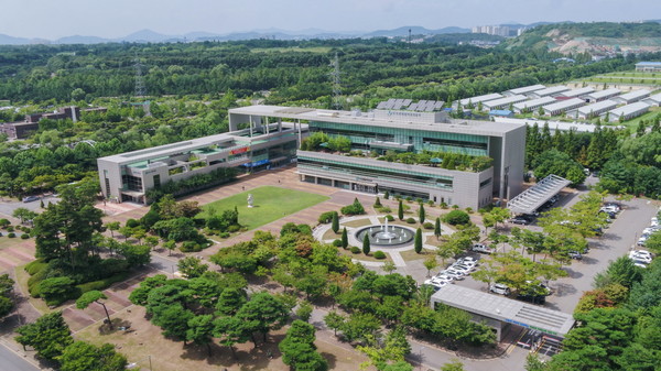 기후에너지환경부와 수도권매립지관리공사가 폐자원·환경에너지 분야 특성화대학원 공모를 통해 현장 중심형 녹색융합 인재양성을 본격화한다 밝혔다. /사진제공=수도권매립지관리공사