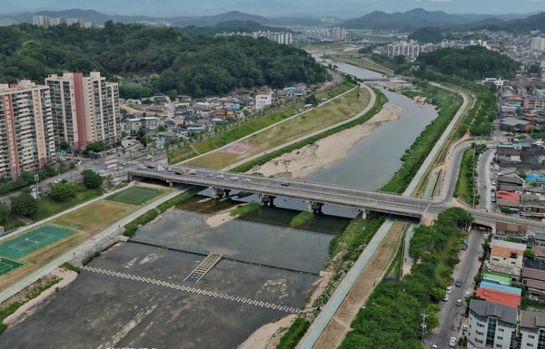 영주시는 11월 15일부터 17일까지 가흥교 보수·보강공사를 부분 통행 제한 방식으로 시행한다. /사진제공=영주시.