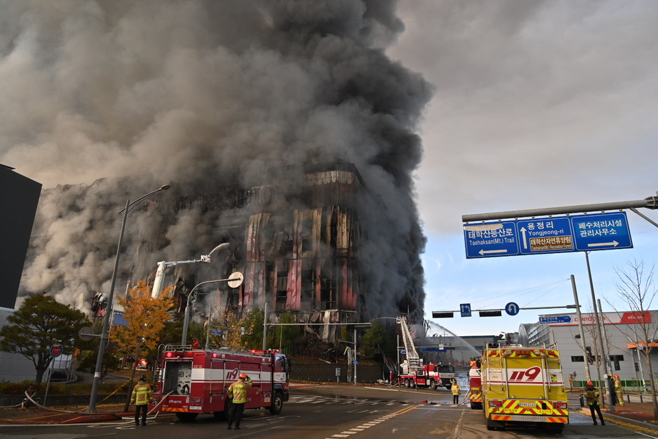 충남 천안시 이랜드패션 물류센터 화재 현장 /사진제공=충청남도 