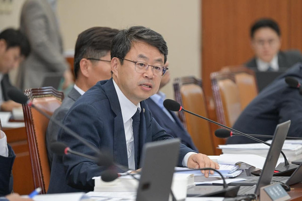 이날 박홍배 더불어민주당 의원은 그동안 근로감독 관련 규정이 근로기준법 등 여러 법령에 흩어져 있어 일관성이 떨어진다는 문제를 지적했다. /사진=환경일보DB