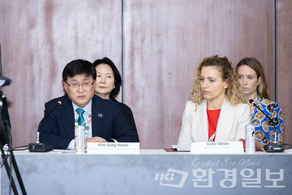 탈석탄동맹 동참 선언을 하고 있는 김성환 기후부 장관 /사진제공=기후부