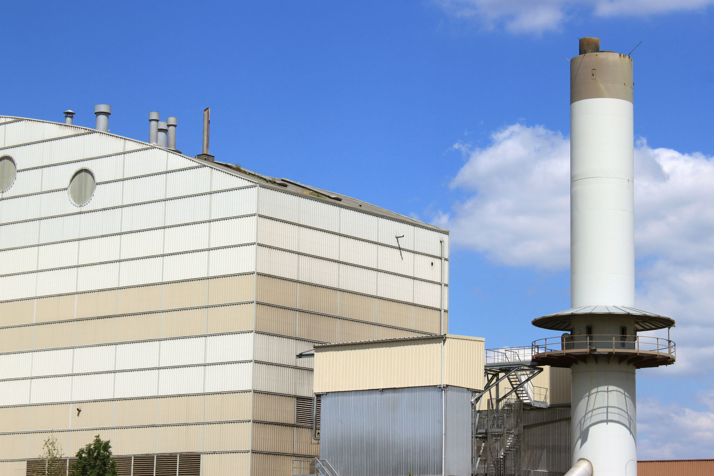 “직매립 금지가 강행되면 민간소각장을 이용할 수밖에 없는데, 비용이 공공시설의 두 배 가까이 된다”는 일부 보도에 대해 조합은 “민간소각장 처리비가 공공시설보다 1.5~2배 비싸다”는 주장은 사실과 다르다고 강조했다. /사진=환경일보DB