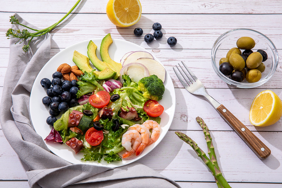 저탄소 식단 개념을 “잘 모른다”고 답한 비율은 63%였지만, 10명 중 8명(76%)은 ‘향후 실천 의향이 있다’고 응답했다. 이미 실천 중이거나 실천 의향이 있는 응답자는 건강 증진(44%), 체중관리(16%), 환경 보호(5%) 등을 주요 이유로 꼽았다. /사진=환경일보DB