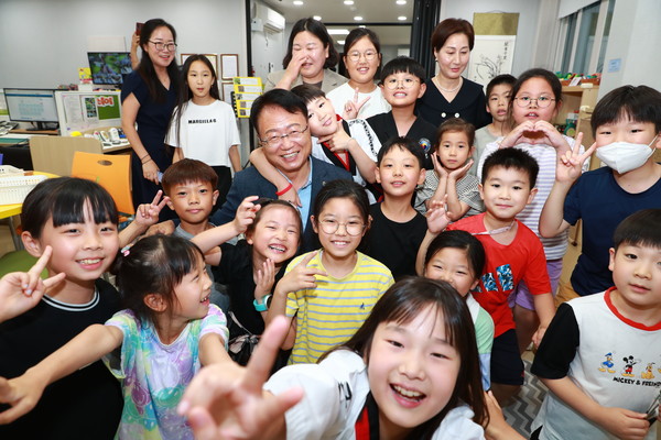 울진군은 공립어린이집 9개소를 운영하는 한편, 자격을 갖춘 민간어린이집을 ‘울진형 공립어린이집’으로 지정해 양질의 보육서비스를 지원하고 있다. /사진제공=울진군